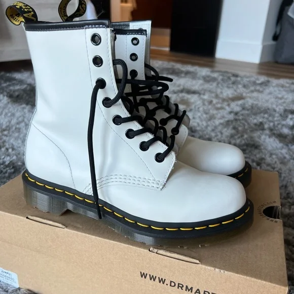 Dr Martens boots - Picture 1 of 5